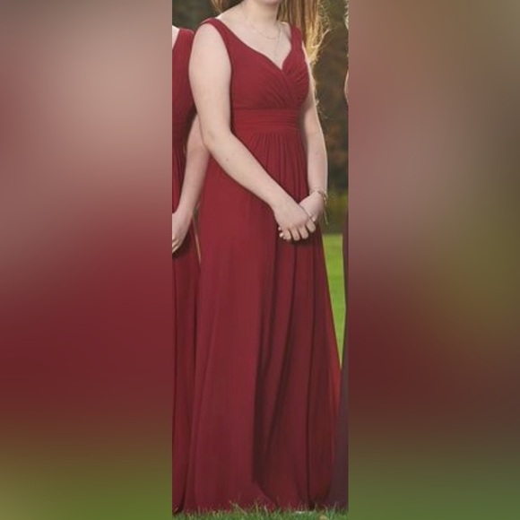 Bill Levkoff Bridesmaid dress Size 4 - color wine/cranberry - Picture 3 of 11